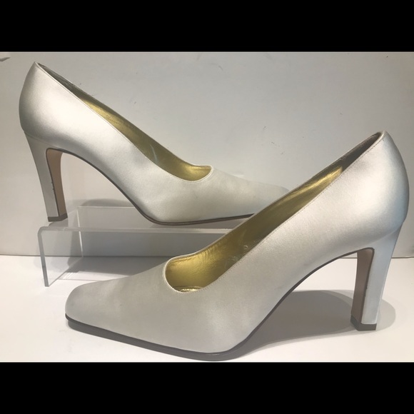 Alida white satin high heel snip toe / also dyable - Picture 2 of 4